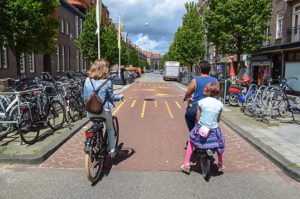nl-amsterdam-fietsstraat-modacity-2016