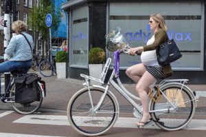 Amsterdammers appropriate the street for cycling 2016